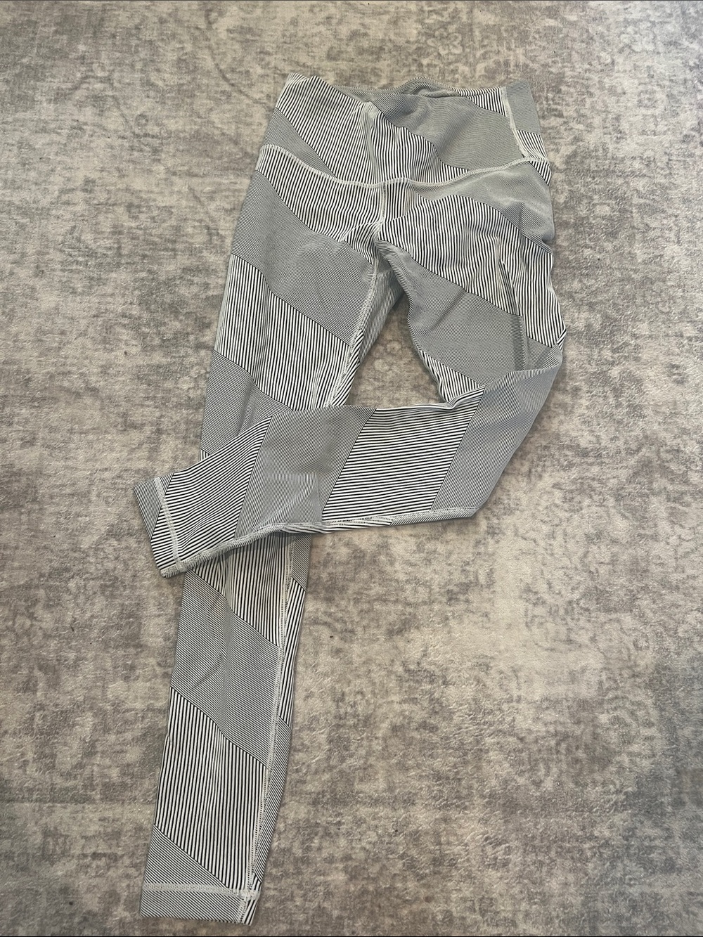 Vimmia Black & White Striped Activewear Legging Detail